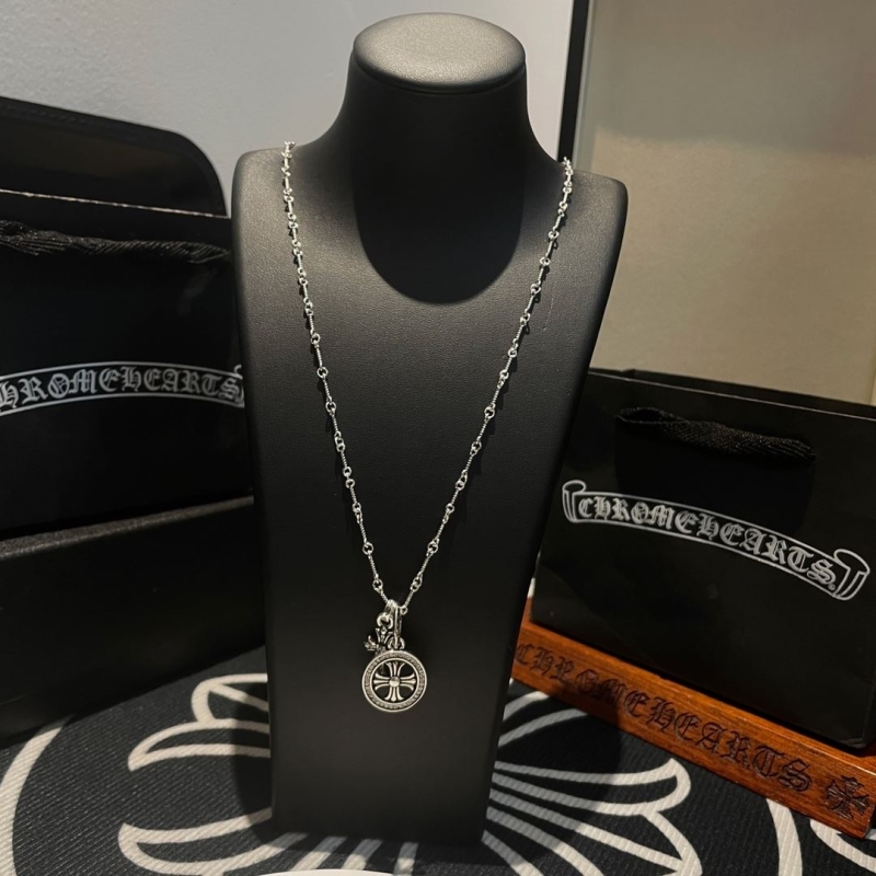 Ch*0me He**ts necklaces